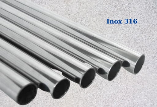 Về độ bền thì inox 316 rõ ràng được đánh giá cao hơn hẳn inox 304