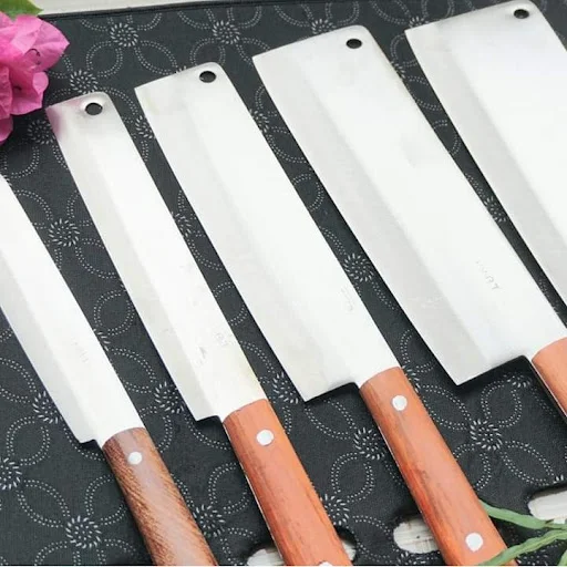 Thép gió là vật liệu quan trọng trong việc chế tạo dao và mũi khoan