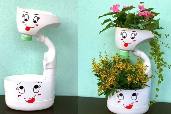 Cách làm hoa bằng phế liệu hai tầng từ vỏ chai nhựa