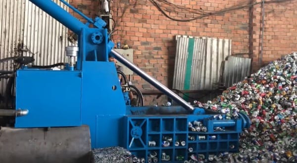 Làm sao để phân biệt lon nhôm và lon sắt (thiếc)?