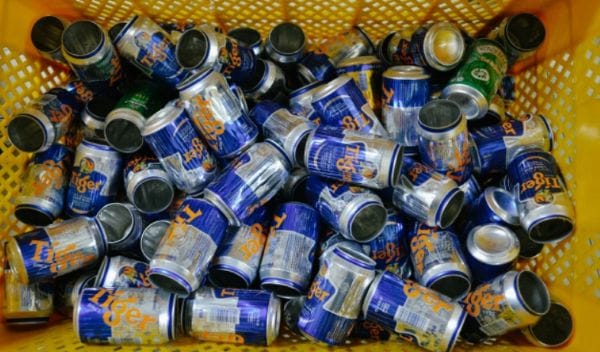 Vỏ lon bị rỉ sét, mục nát hoặc cháy xém có thu mua không?