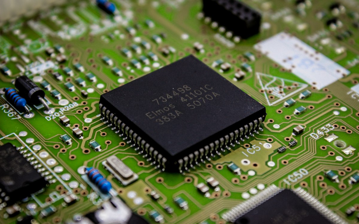 Bo mạch với chip vi xử lý